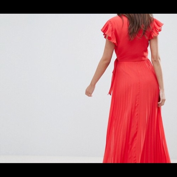ASOS red pleated maxi - Picture 2 of 3